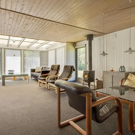 Four-bedroom Holiday In * Hals