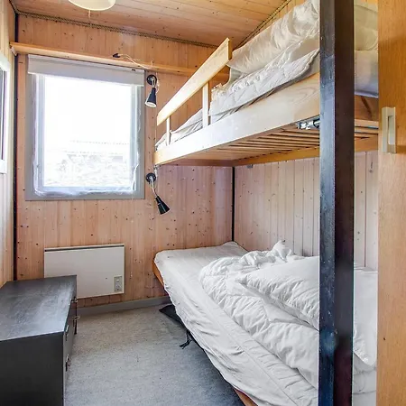 Four-bedroom Holiday In * Hals